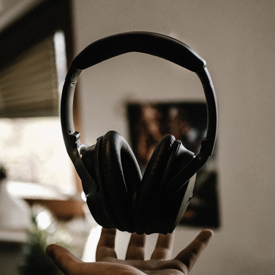 Headphones & AirPods